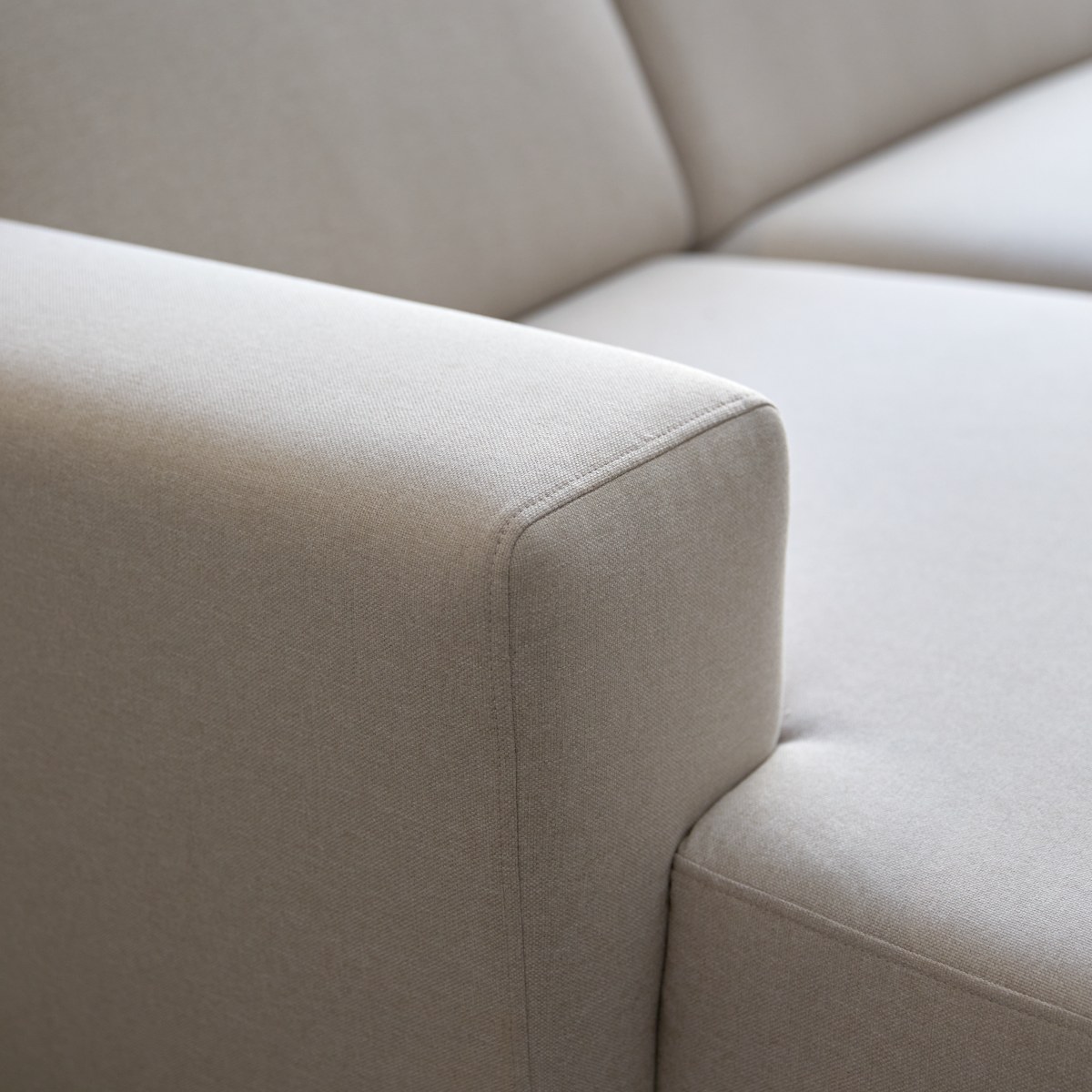 Lars - Sofa mit Eckelement links und ecrufarbenem Stoffbezug 300 x 150 cm ,5-Sitzer