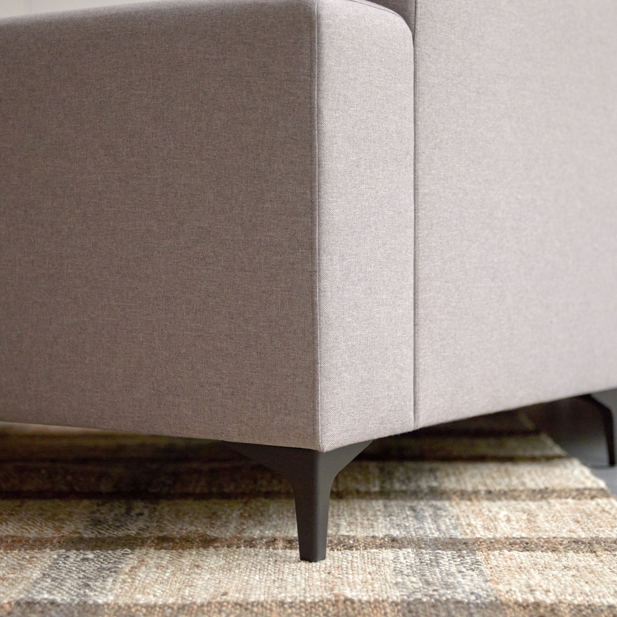 Lars - Ecksofa mit rechtem Eckelement und taupegrauem Stoffbezug 300 × 150 cm ,5-Sitzer