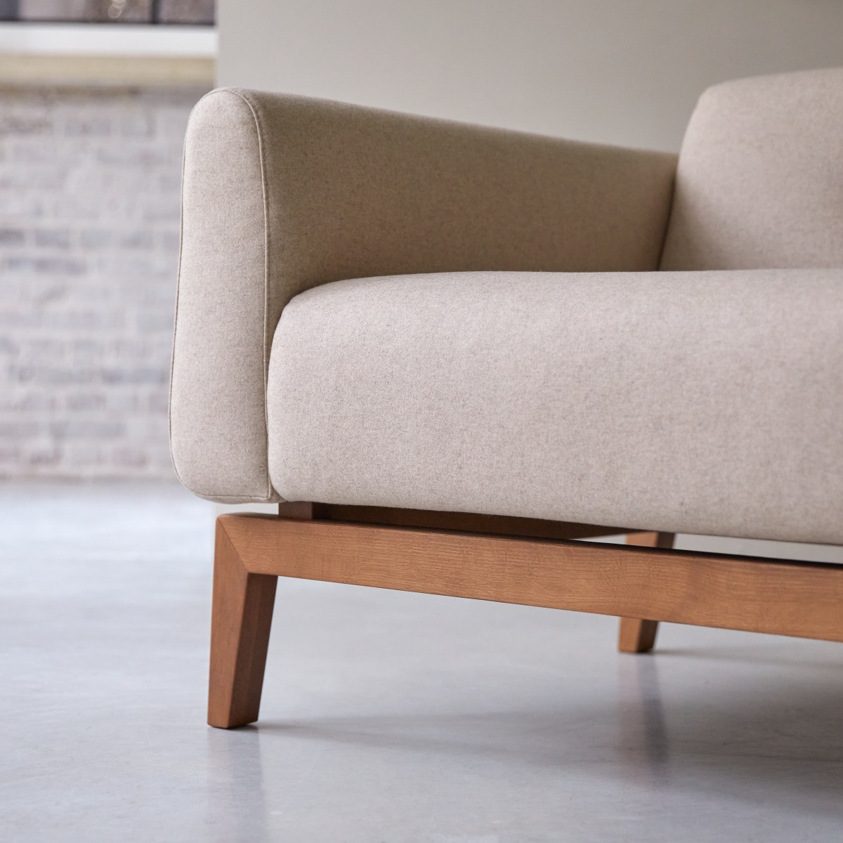 Bjorn - 2-Sitzer-Sofa mit massivem Eichenholzgestell und Ecru-Wolle Stoffbezug