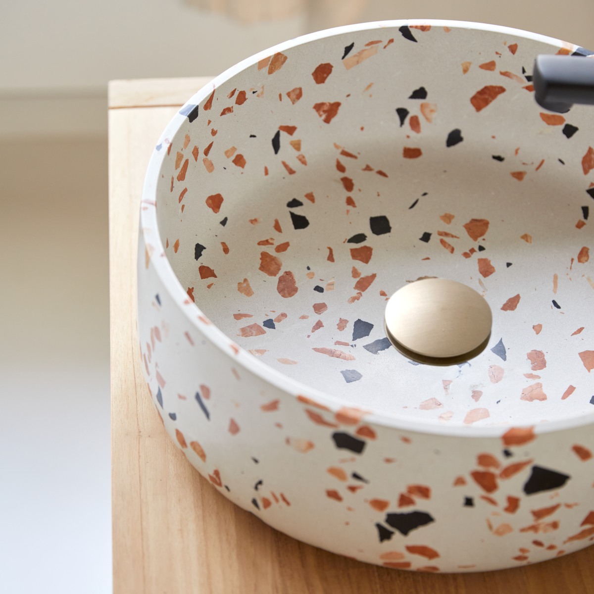 Milos - Rundes Waschbecken aus Premium-Terrazzo Brown ∅ 40 cm