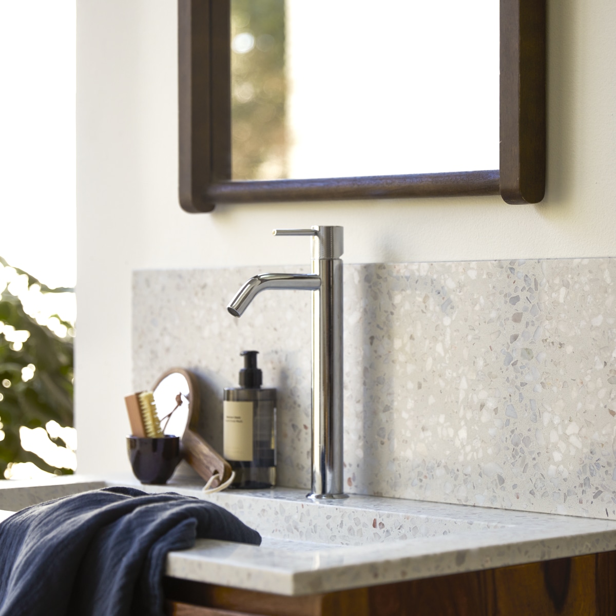Ava - Fliesenspiegel aus Premium-Terrazzo Moon 80 cm