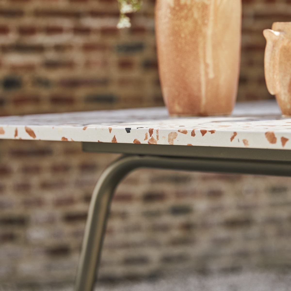 Elio - Rechteckiger Gartentisch aus Premium-Terrazzo und Metall, brown, 4-6 Pers.