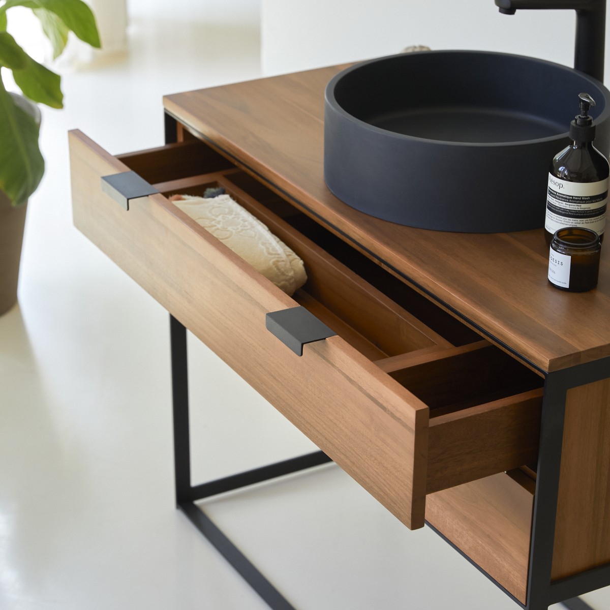 Urban - Waschtischunterschrank aus massiver Akazie 100 cm