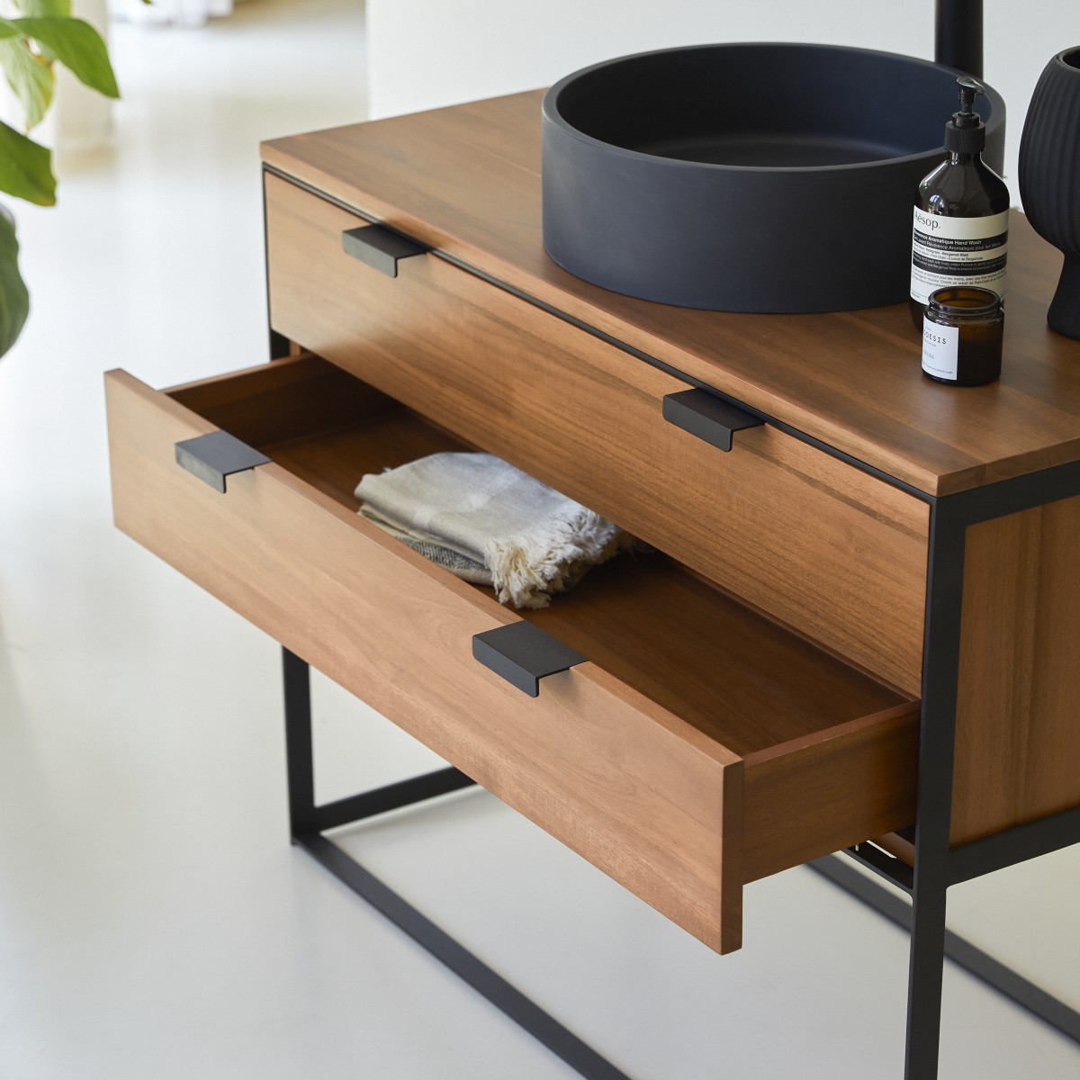 Urban - Waschtischunterschrank aus massiver Akazie 100 cm