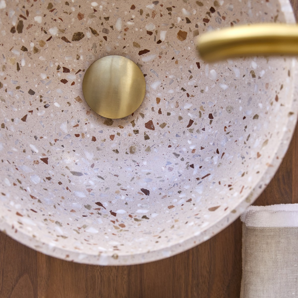 Elea - Rundes pinkfarbenes Waschbecken aus Premium-Terrazzo ∅ 32 cm