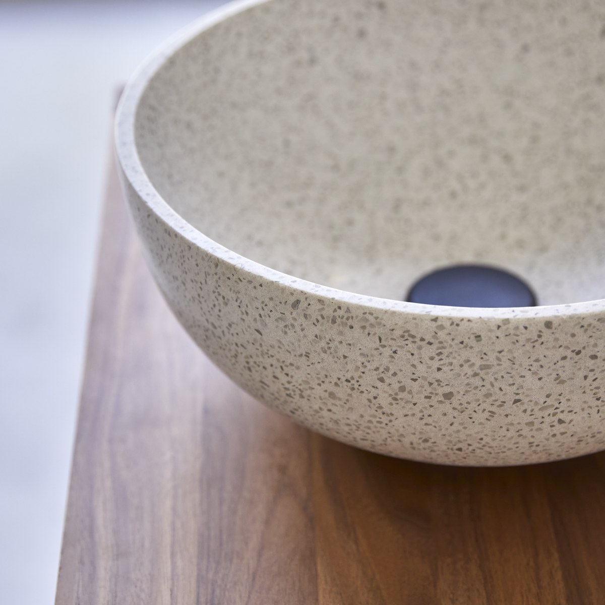 Elea - Rundes weißes Waschbecken aus Premium-Terrazzo ∅ 32 cm