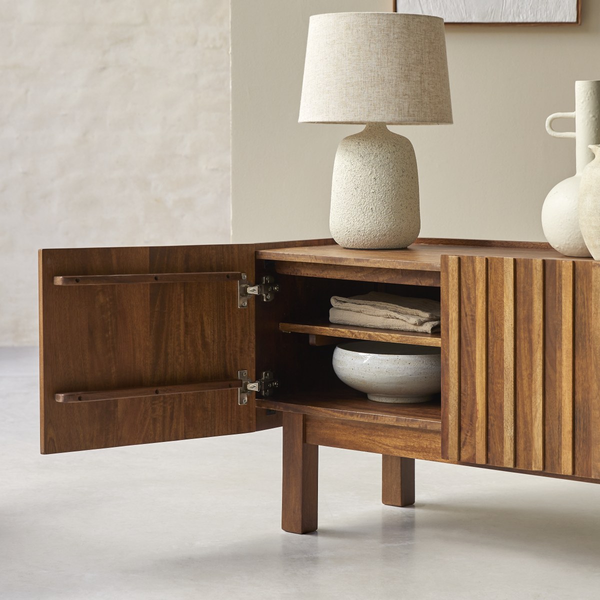 Milo - TV-Schrank aus massivem Mangoholz 140 cm
