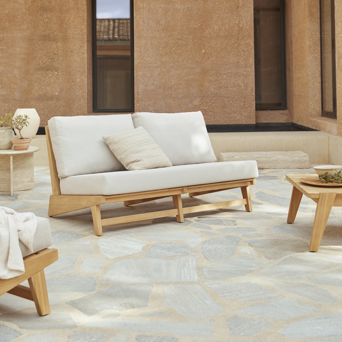 Olia - Gartenlounge aus massivem Teakholz, 3-Sitzer