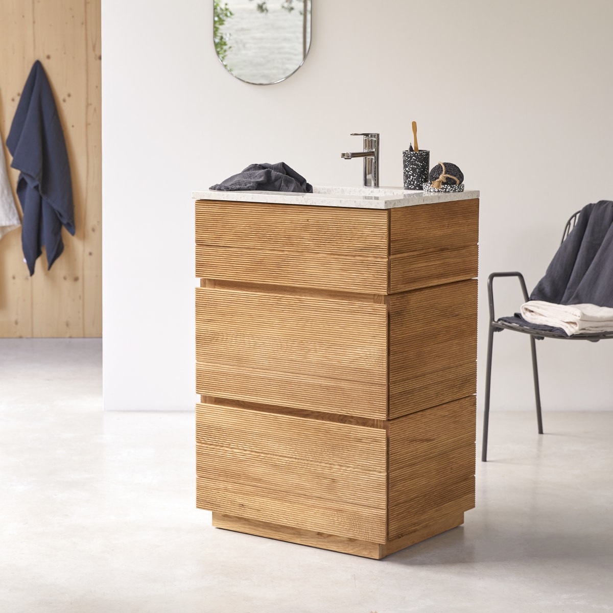 Karl - Badezimmermöbel aus massiver Eiche und Premium Terrazzo Moon 60 cm