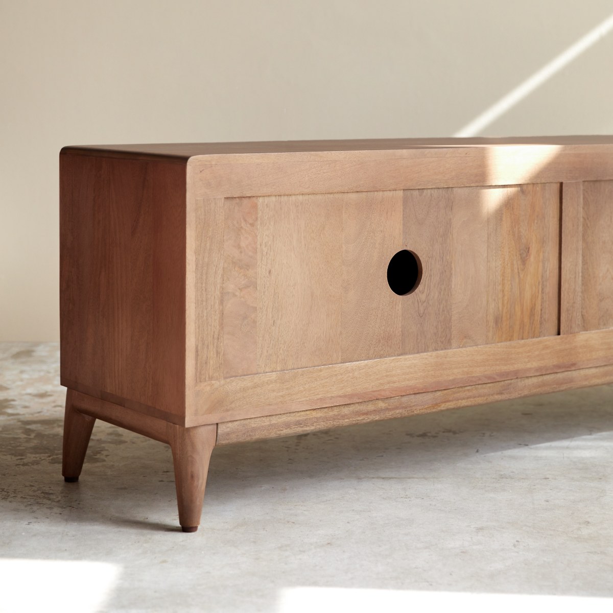 Gabrielle - TV-Schrank aus massivem Mangoholz, 160 cm