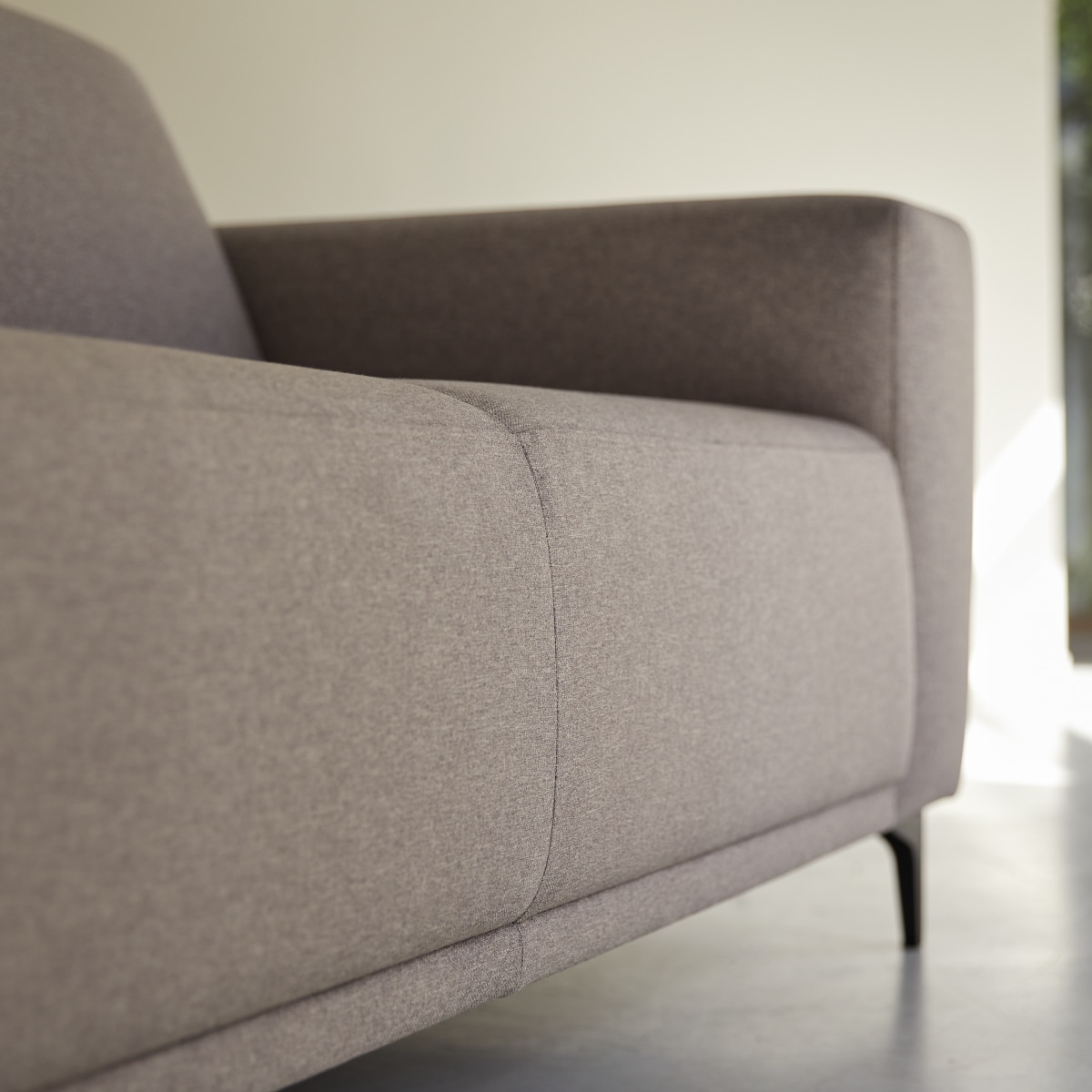 Lars - 2,5-Sitzer-Sofa mit taupegrauem Stoffbezug