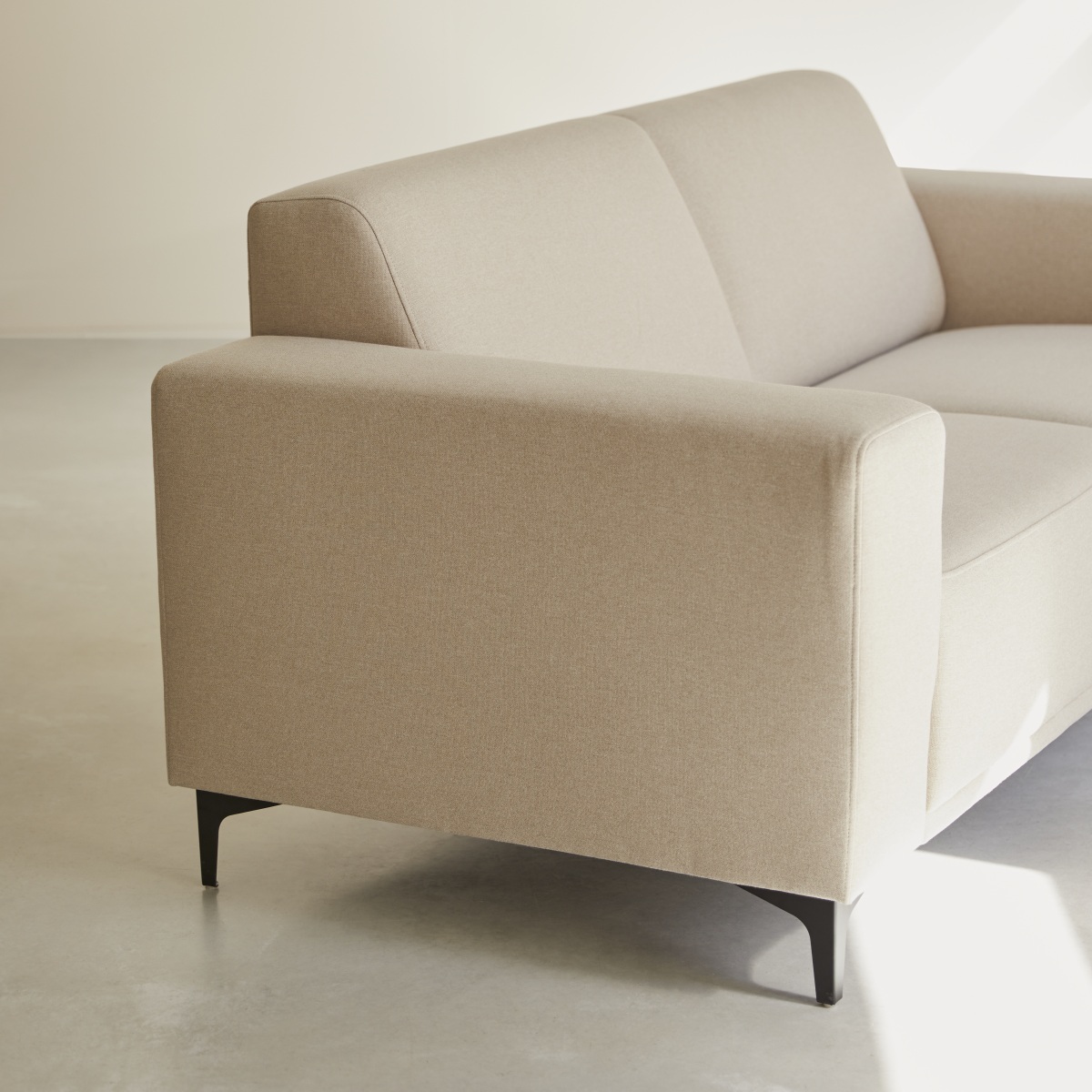 Lars - 2,5-Sitzer-Sofa mit ecrufarbenem Stoffbezug