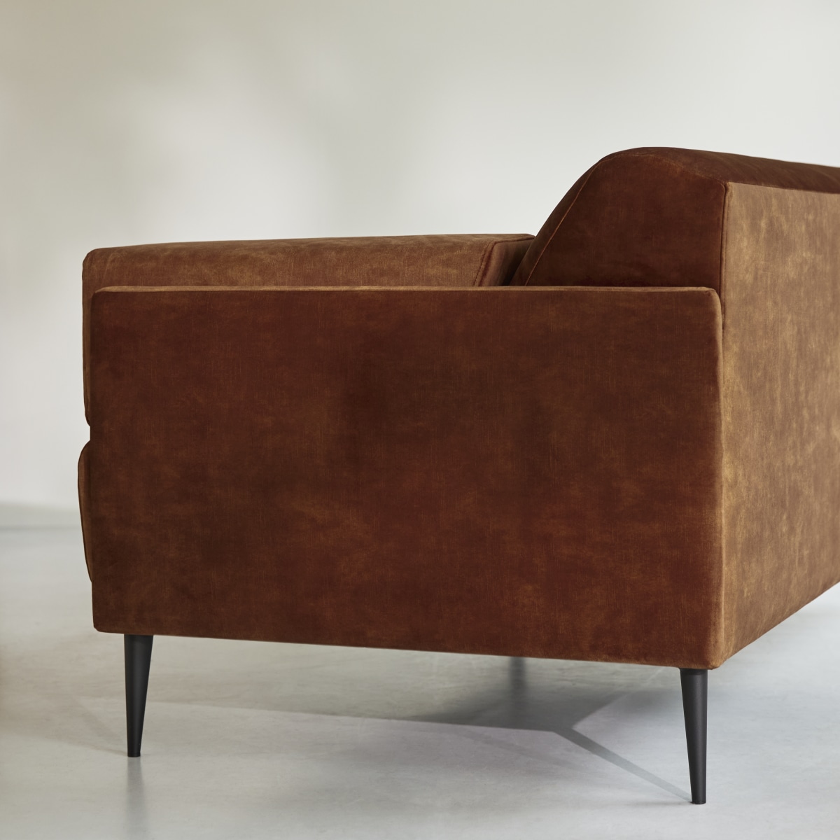 Finn - Sofa aus terracottafarbenem Samt 2-3-Sitzer