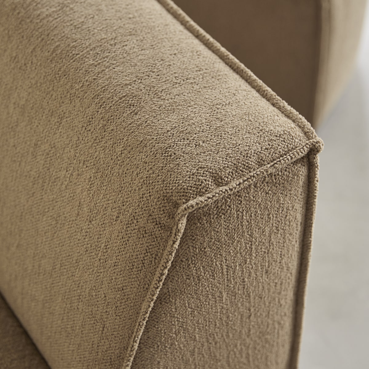 Dario - Modul-Ecksofa aus camelfarbenem Stoff, 4–5 Sitzplätze