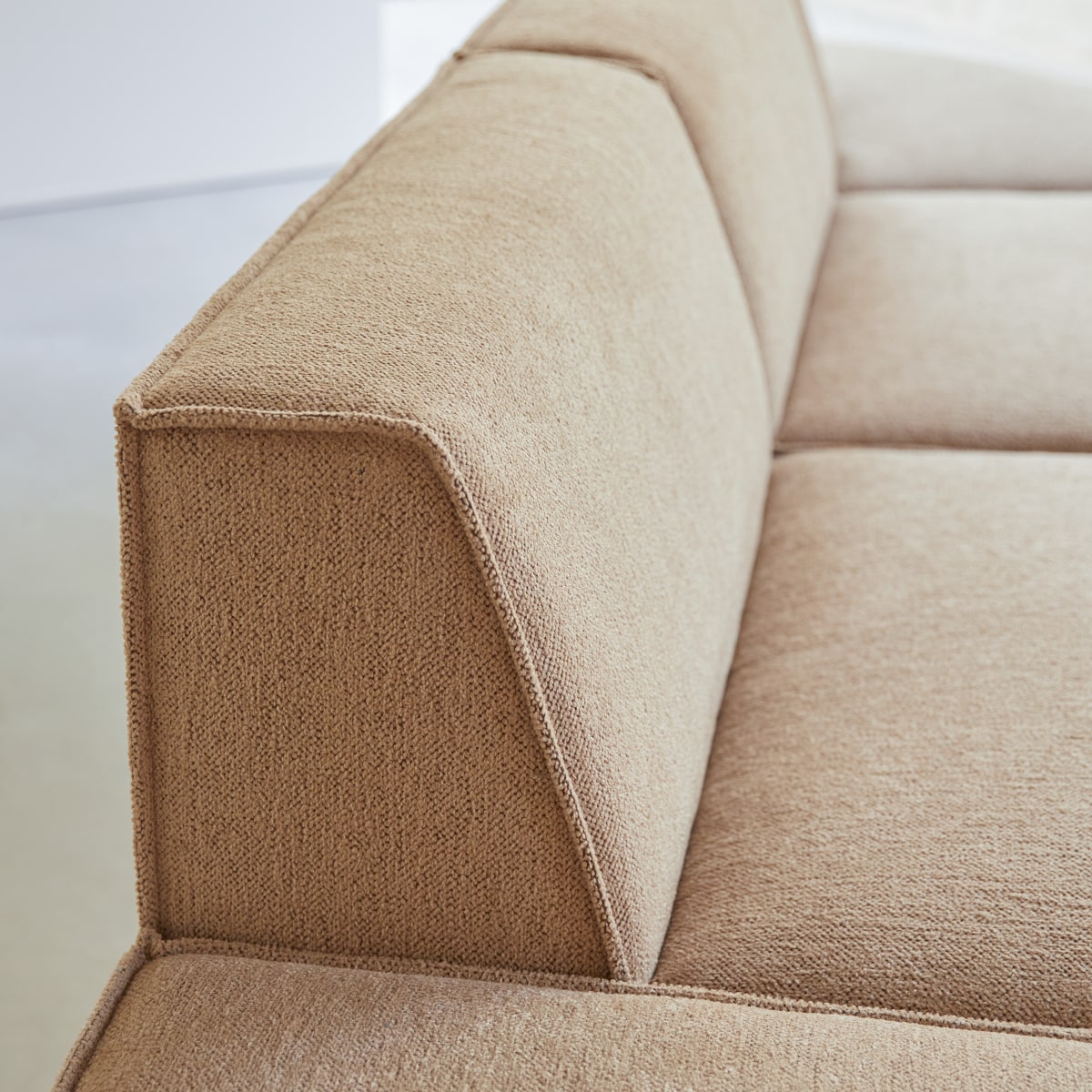 Dario - Modulares 2-Sitzer-Sofa aus camelfarbenem Stoff