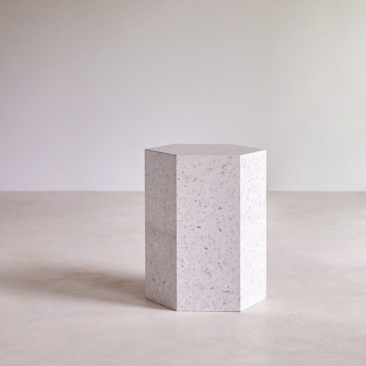 Zoé - Sofaende aus Premium-Terrazzo Moon