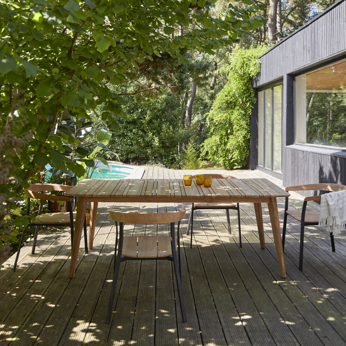 Katrine - Gartentisch aus massivem, recyceltem Teakholz, 6–8 Pers.