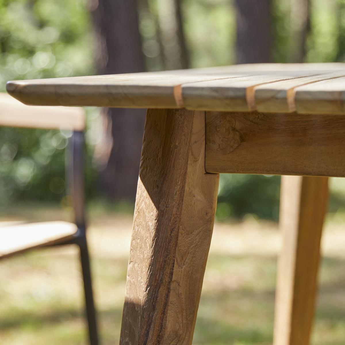 Katrine - Gartentisch aus massivem, recyceltem Teakholz, 6–8 Pers.