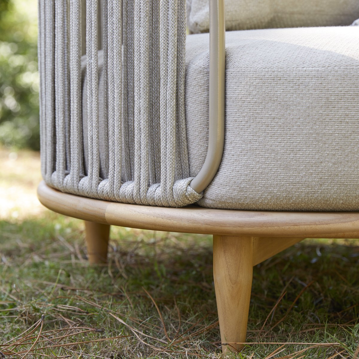 Ezra - Outdoor-Sessel aus massivem Teakholz und Stoff