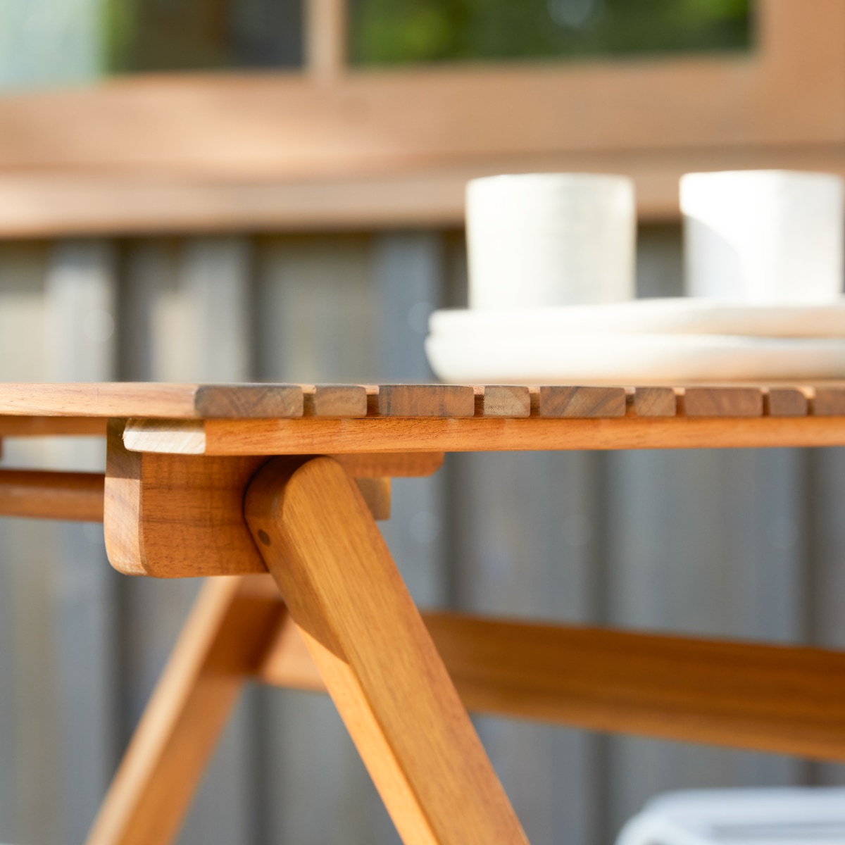 Bistro - Solid acacia garden set with acacia and metal white, 2 chairs