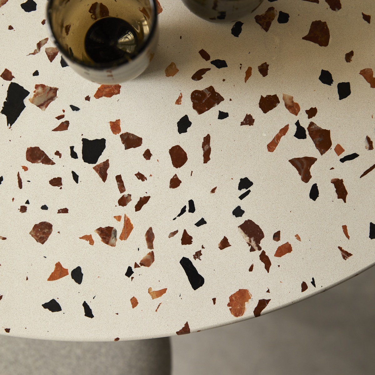 Elio - Round table in premium terrazzo and solid acacia – seats 4