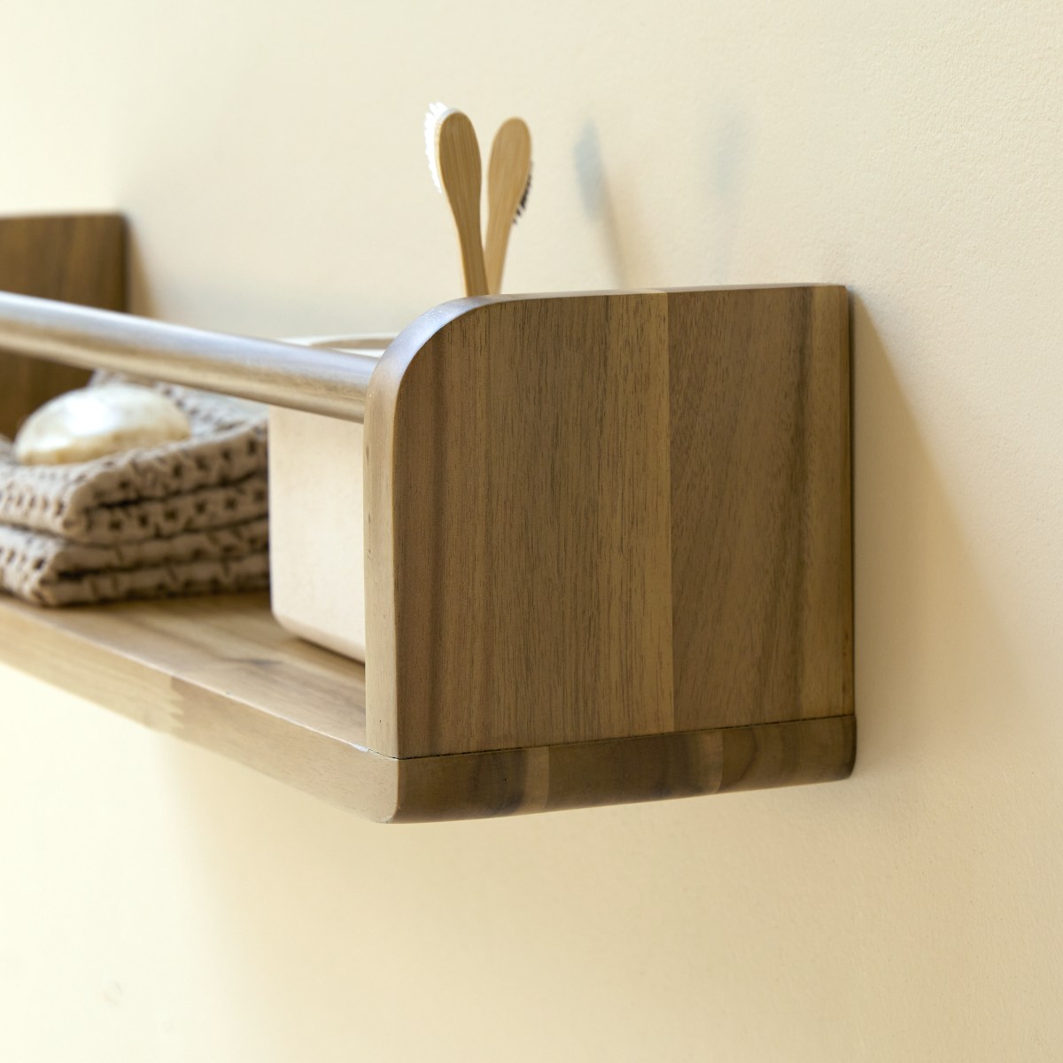 Lila - Badezimmerregal aus massivem Akazienholz 60 cm