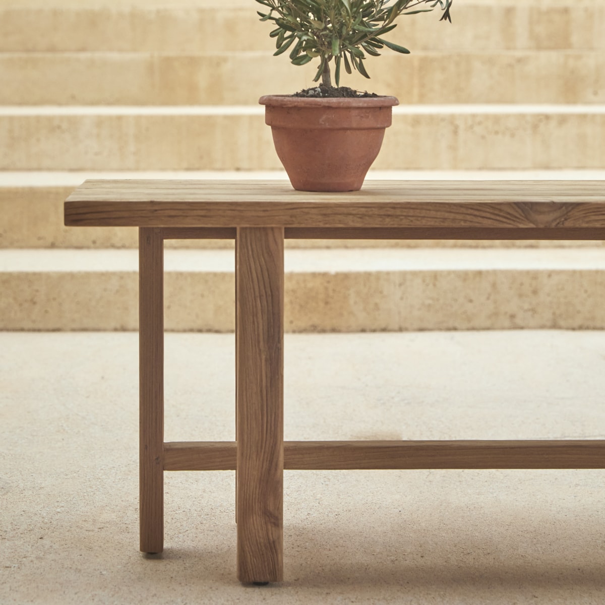 Antonia - Gartenbank aus massivem, recyceltem Teakholz