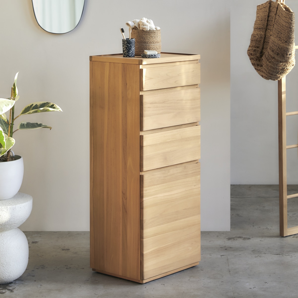 Nino - Hochschrank aus massivem Teakholz