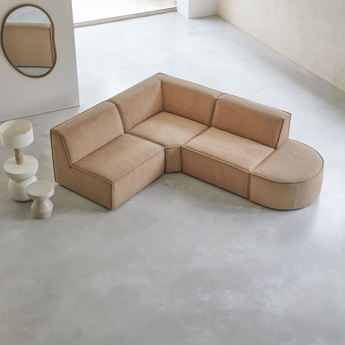 Dario - Modul-Ecksofa aus camelfarbenem Stoff, 4–5 Sitzplätze