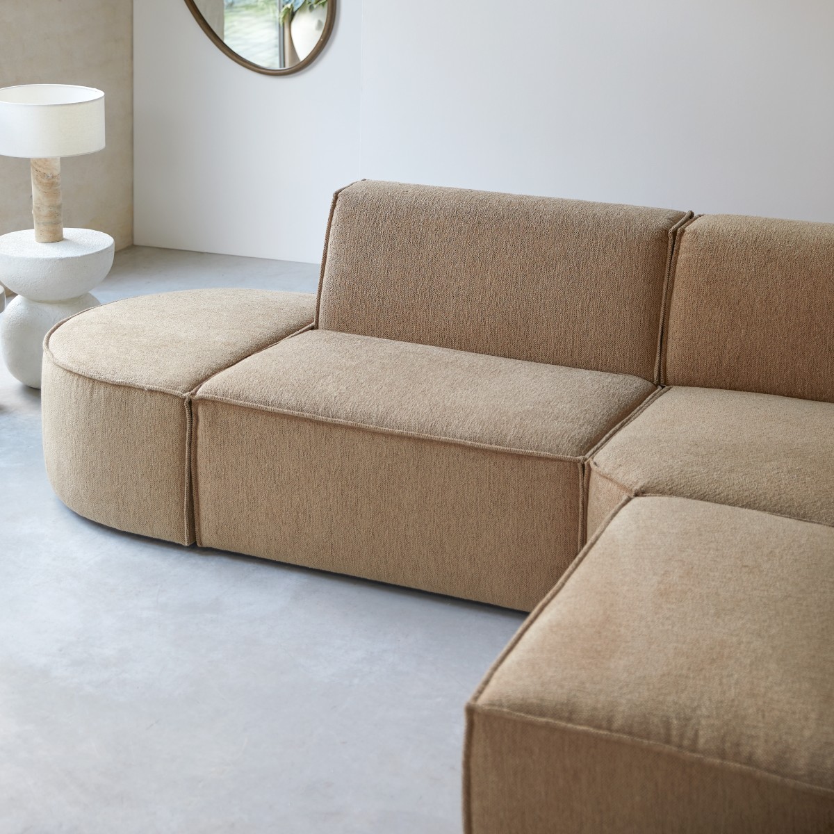 Dario - Modul-Ecksofa aus camelfarbenem Stoff, 4–5 Sitzplätze