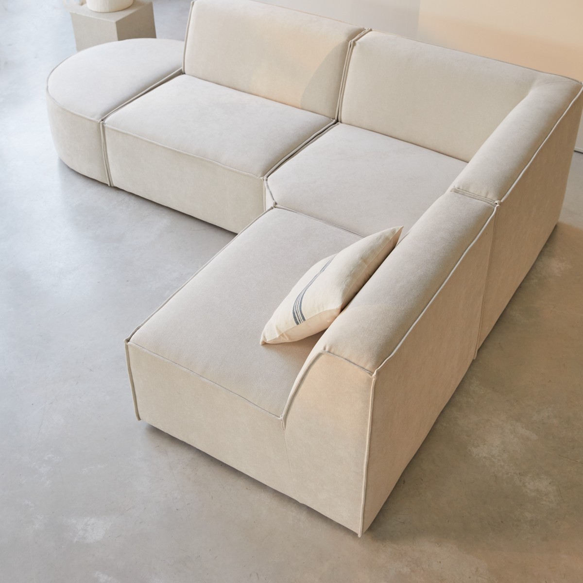 Dario - Modul-Ecksofa aus beigefarbenem Stoff, 4–5 Sitzplätze