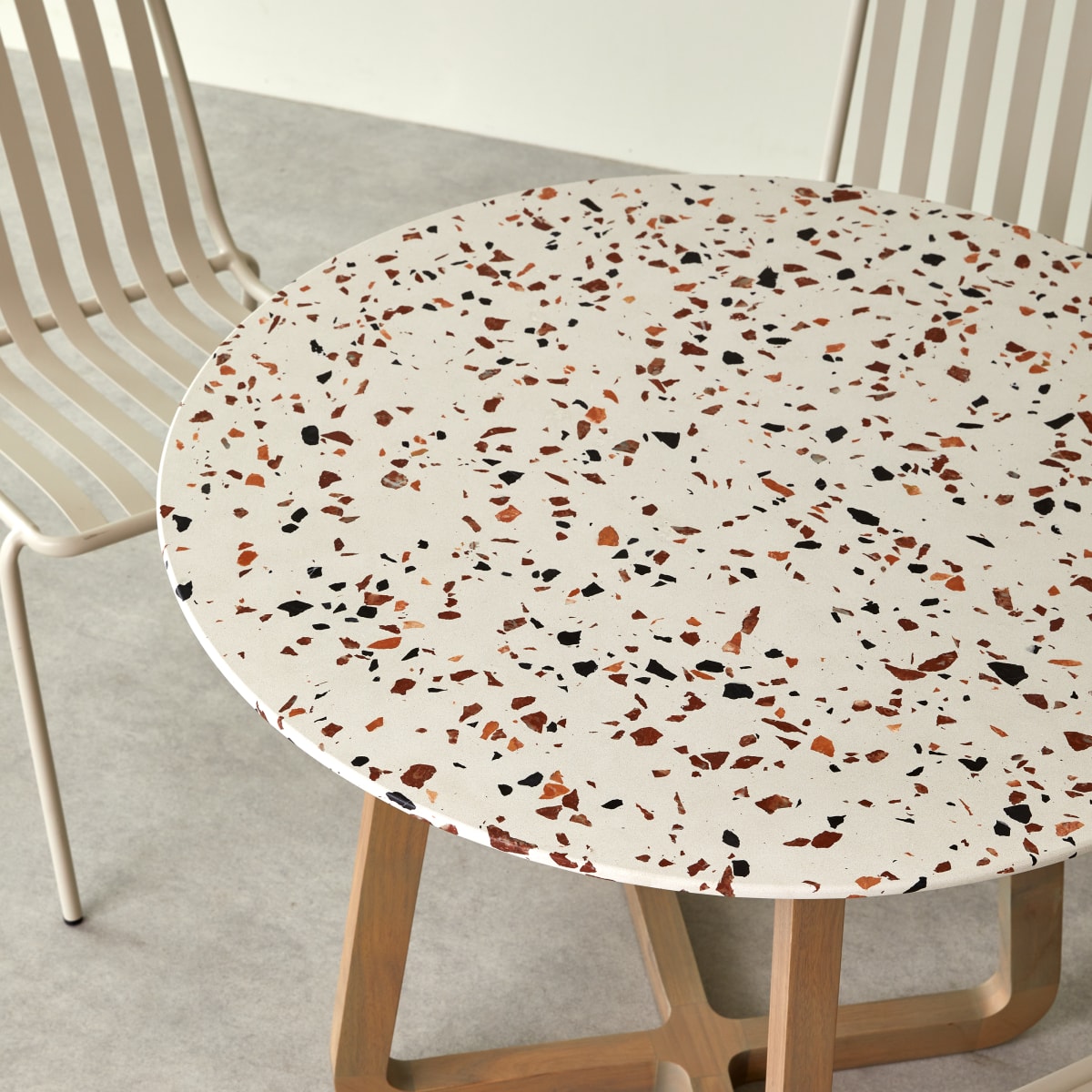 Elio - Runder Gartentisch aus Premium-Terrazzo und massivem Akazienholz, 4 Pers.