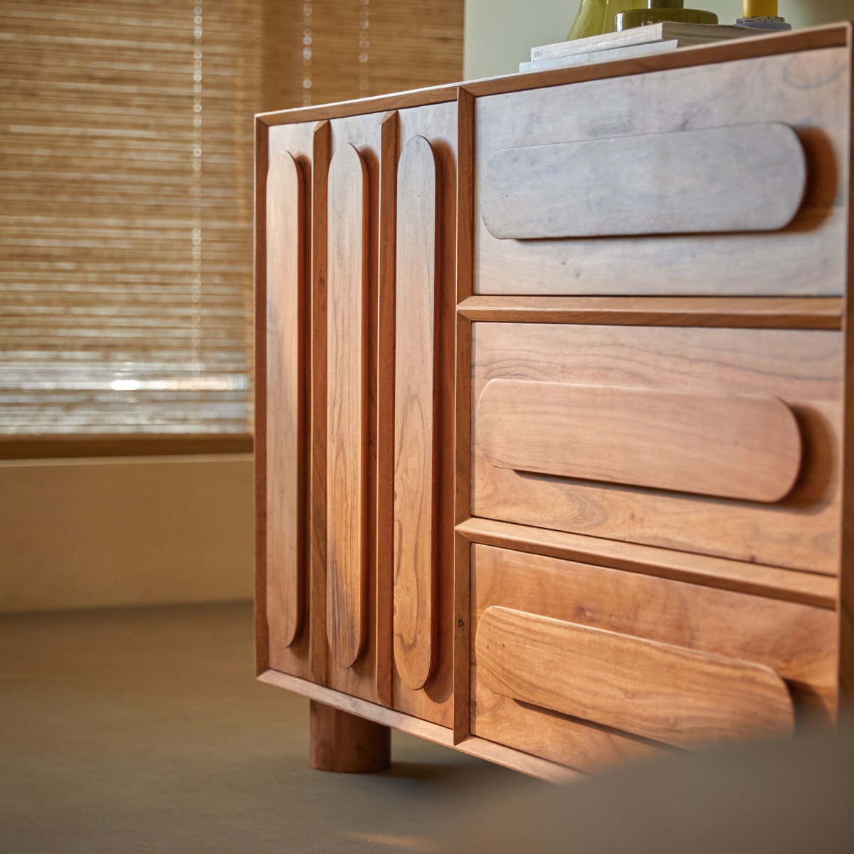 Olga - Buffet aus massivem Akazienholz 120 cm