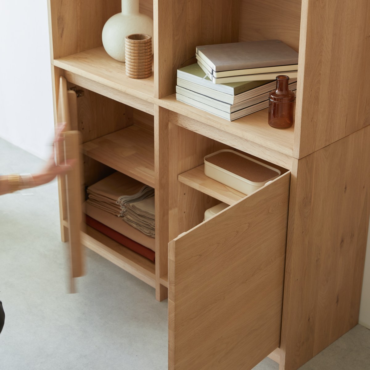 Aliette - Bücherschrank aus Massiv-Eichenholz