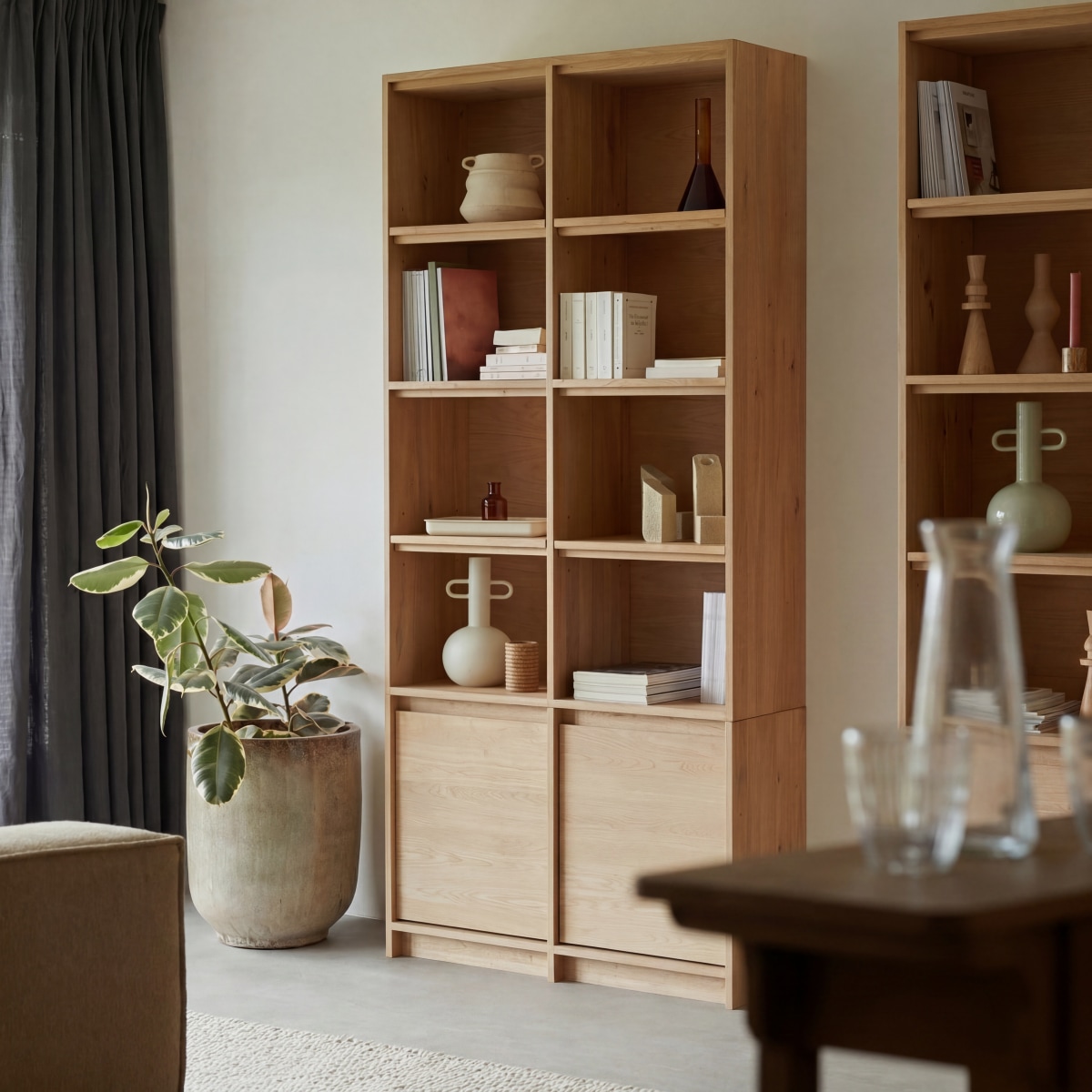 Aliette - Bücherschrank aus Massiv-Eichenholz