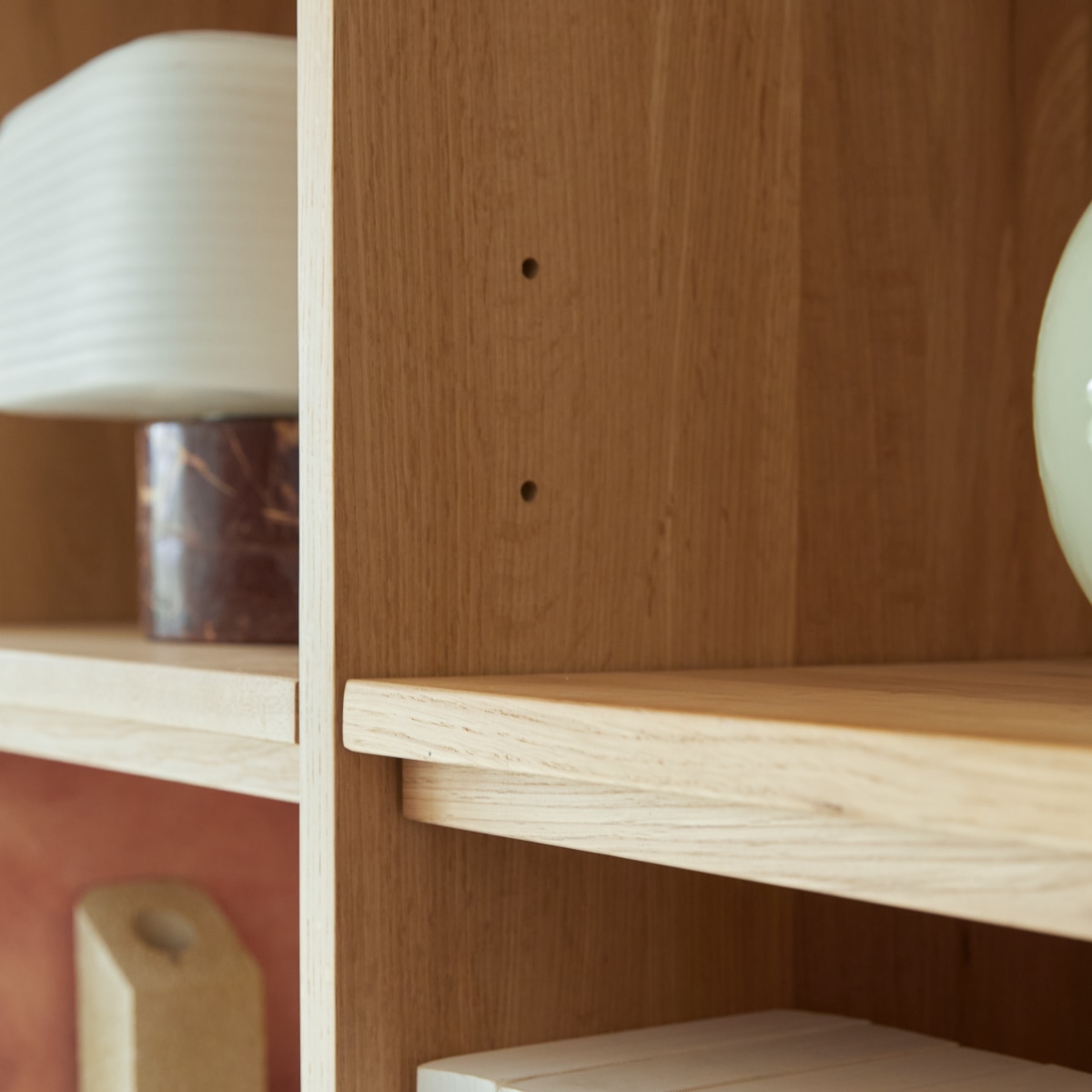 Aliette - Bücherschrank aus Massiv-Eichenholz