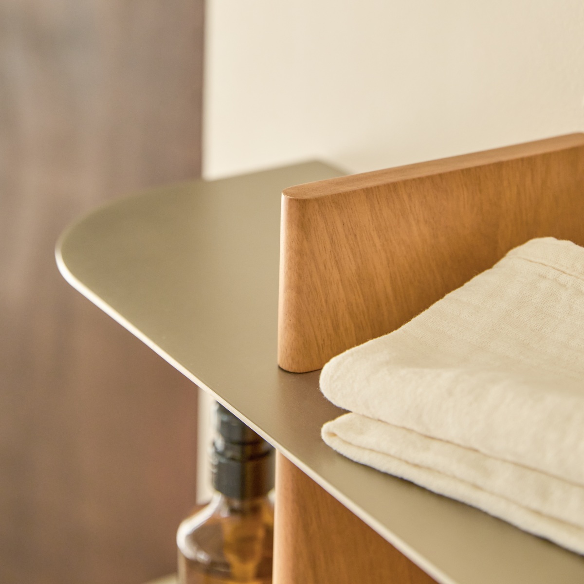 Isaia - Mensola bagno in mango e metallo