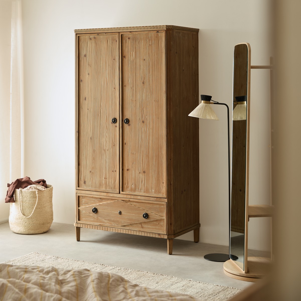 Emily - Schrank aus recyceltem Kiefernholz