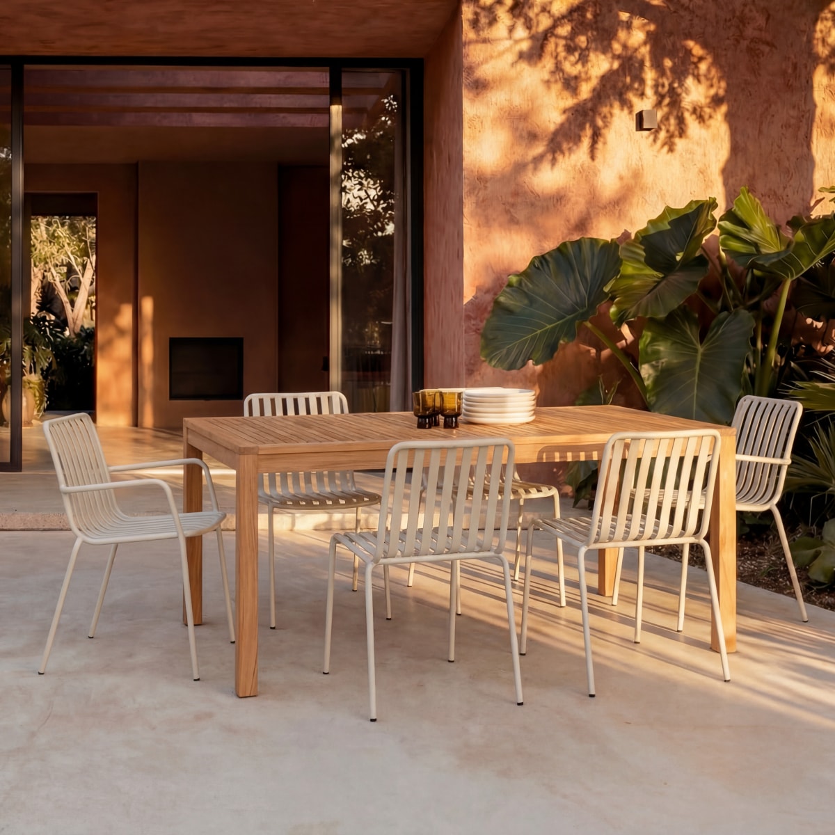 Téo - Gartenmöbel Set aus massivem Teak und Metall Cream 6 PlätzeGartenmöbel Set aus massivem Teak und schwarzem Metall 6 Plätze