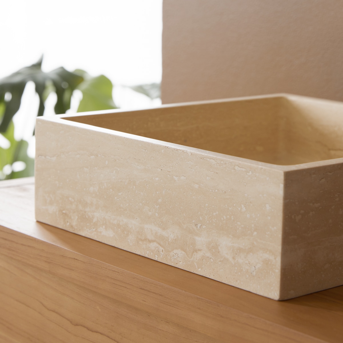 Slats - Vasque carrée en travertin l. 34 cm