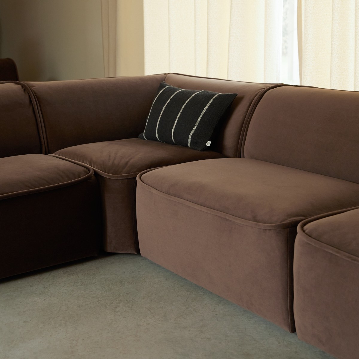 Quinto - Modulares Ecksofa aus braunem Stoff, 5 Sitzer