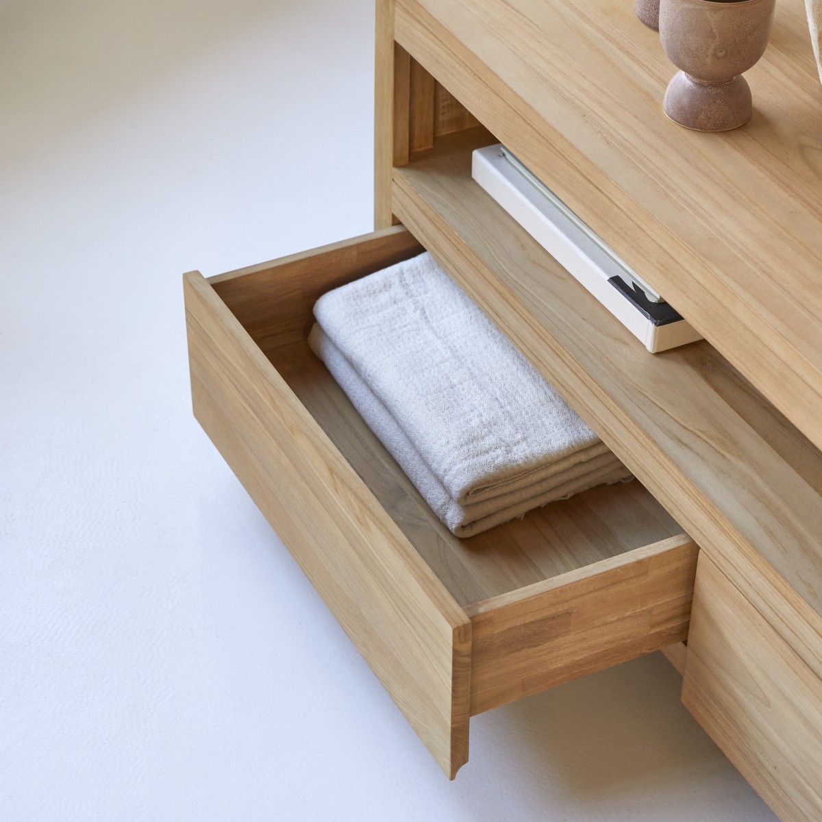 Anoa - Solid teak TV unit - 140 cm