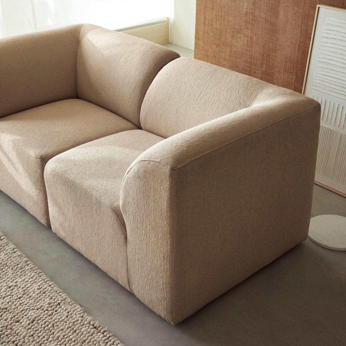 Vénus - Sofa aus Stoff in Taupe mit Armlehnen, 2-Sitzer