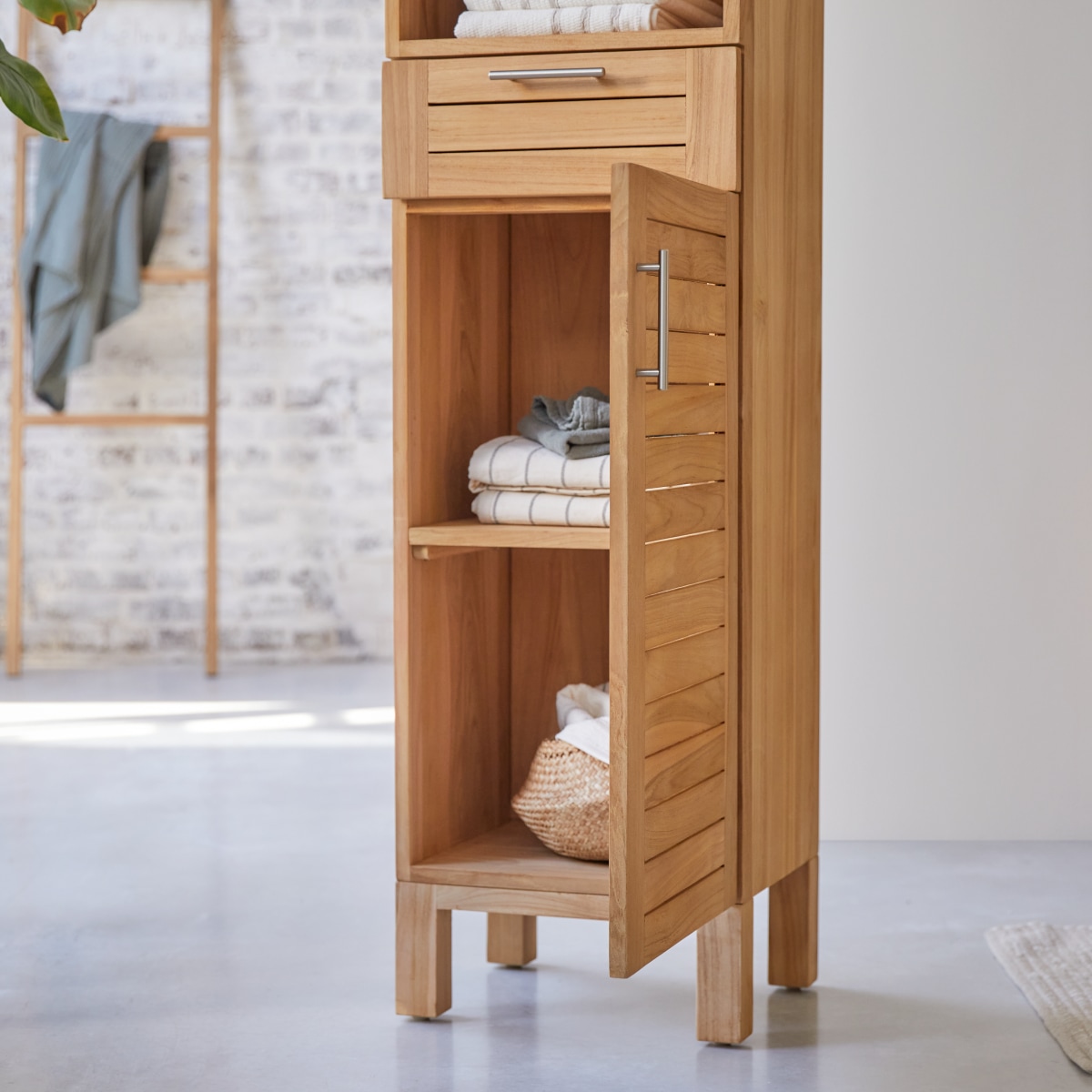 Soho - Hochschrank aus massivem Teakholz