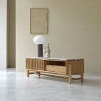 Isaure - TV-Schrank aus massivem Teakholz und Premium-Terrazzo 140 cm