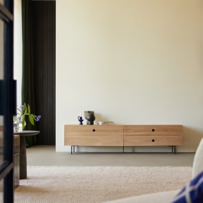 Jeanne - Mueble para TV de roble macizo de 200 cm