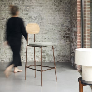 Yutapi - Sgabello bar linen green in legno di quercia massello