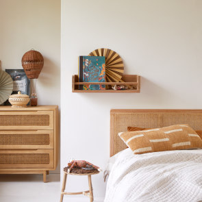 Ugo - Kids solid teak wall shelf - 60 cm