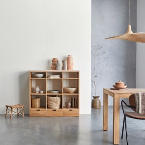 Miho - Low bookcase in solid oak and pink premium terrazzo