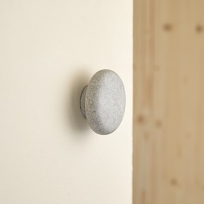 Eda - Wall hook in grey concrete